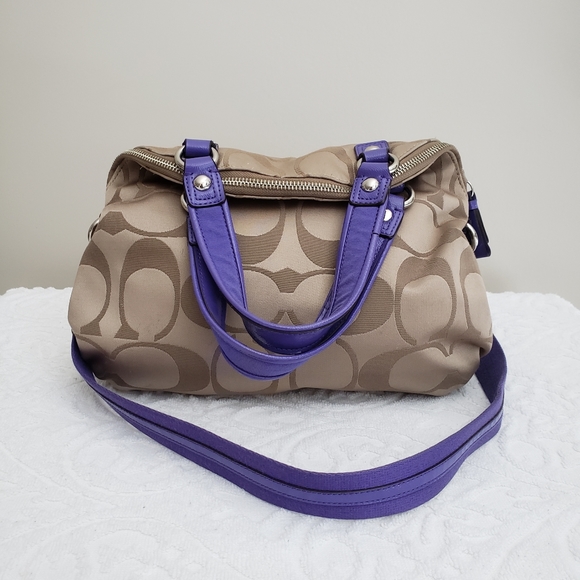 Coach Daisy Signature C Fold Over Crossbody - Picture 2 of 6